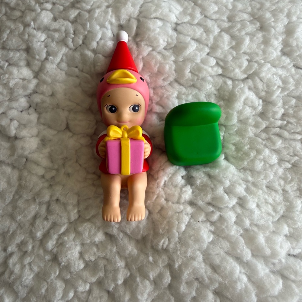 NWT Sonny Angel Santa's Little Helper-Duck